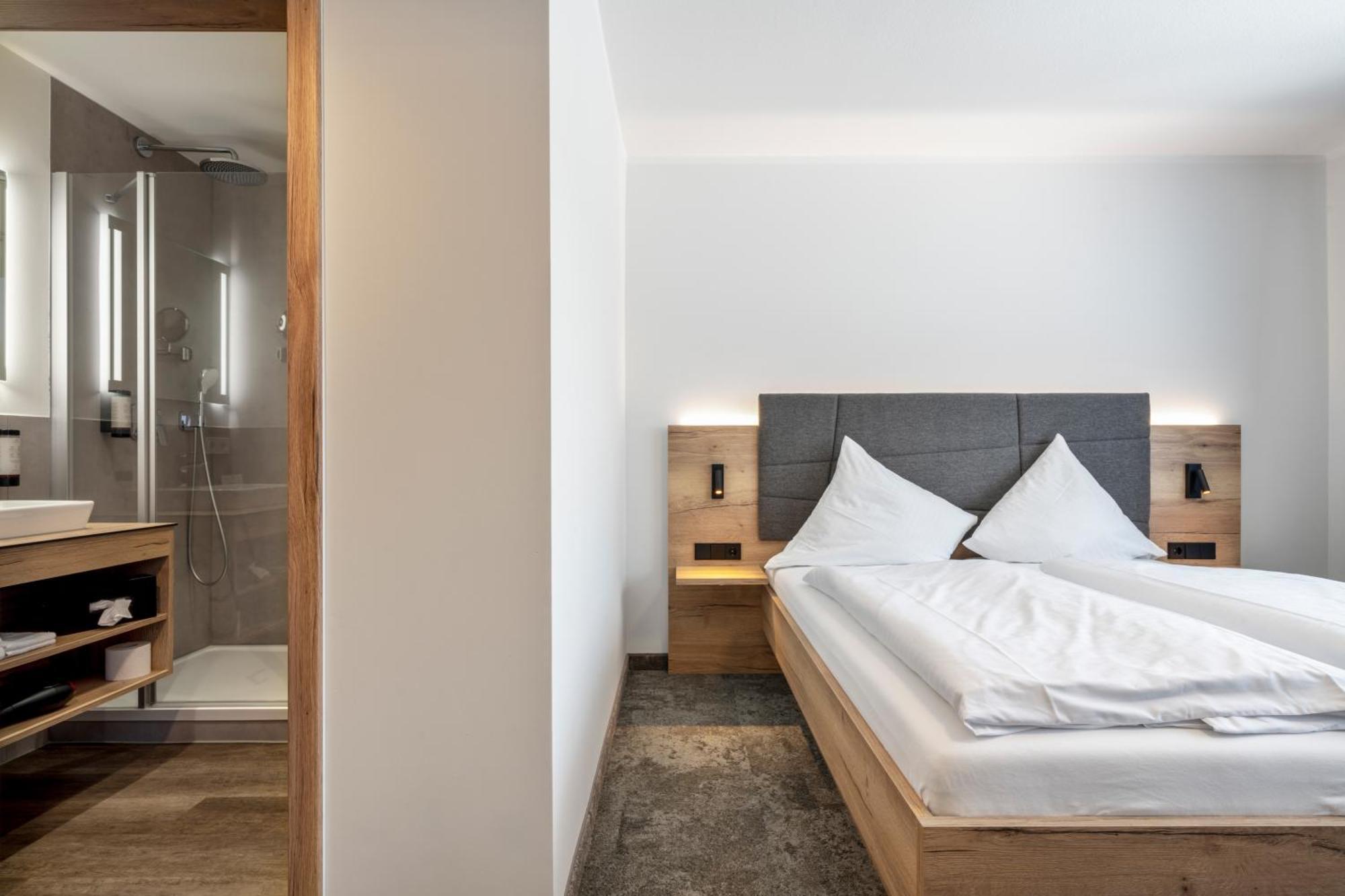 Koepfers Steinbuck Hotel Bischoffingen ภายนอก รูปภาพ